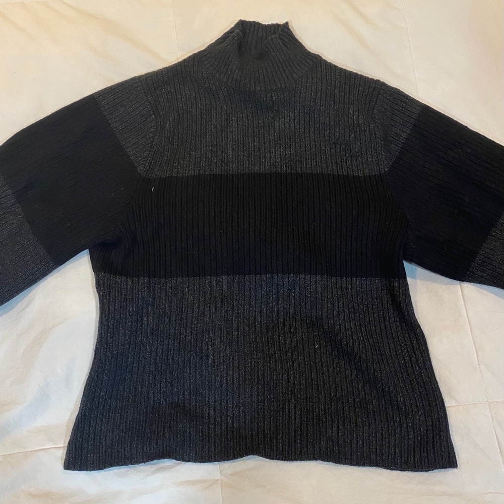 Cable and Gauge Black and Grey Sweater